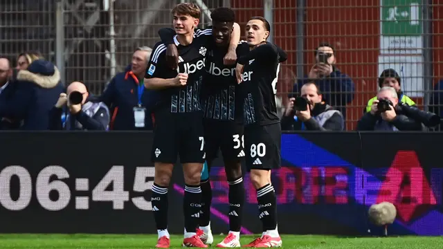 Foto: Wonderkid Como Buktikan Kelasnya saat Tumbangkan Napoli di Liga Italia