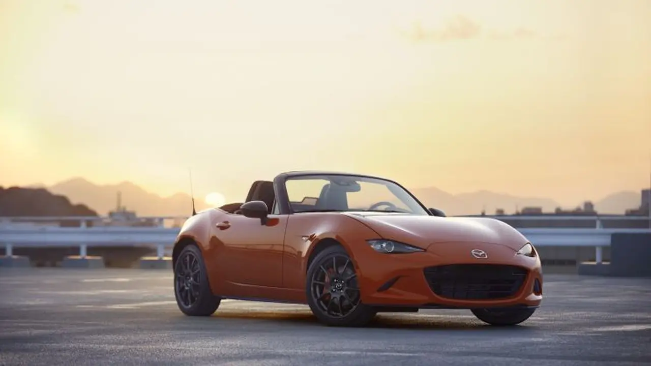 Mazda MX-5 Edisi Perayaan 30 Tahun (Motor Authority)