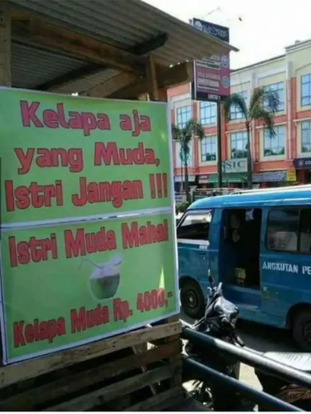 6 Cara Promosi Orang Jualan Kelapa Muda Ini Bikin Tepuk Jidat