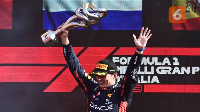 Foto: Momen Max Verstappen Ukir Sejarah Baru di Formula 1 GP Italia 2023, Salip Rekor Sebastian Vettel