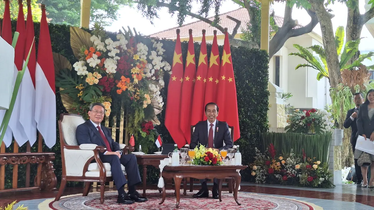 Presiden Joko Widodo atau Jokowi menerima kunjungan resmi Perdana Menteri (PM) China Li Qiang di Istana Merdeka Jakarta, Jumat (8/9/2023).