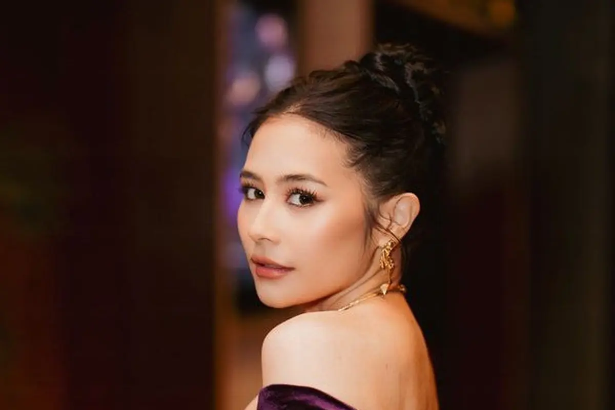Tampilan Prilly Latuconsina Jadi Produser Film. [@prillylatuconsina96]