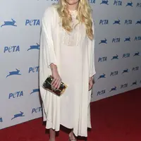 Sebelum melepaskan dari label rekaman musik yang managernya diduga berbuat kasus pelecehan seksual terhadap penyanyi rapper Kesha. Kini Kesha ingin bergabung dengan Iggy Azalea di projek lagu terbarunya. (AFP/Bintang.com)