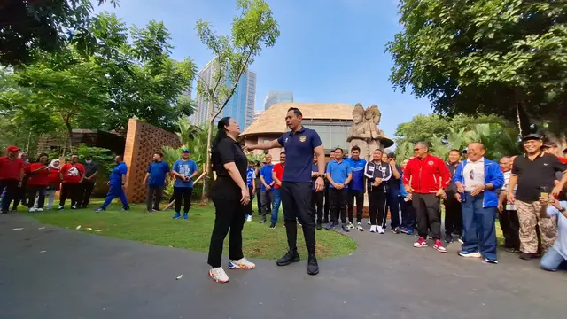 Ketua DPP PDI Perjuangan (PDIP) Puan Maharani dan Ketua Umum Partai Demokrat Agus Harimurti Yudhoyono (AHY) bertemu di Plataran Hutan Kota Senayan, Minggu (18/6/2023). (Liputan6.com/Lizsa Egeham)