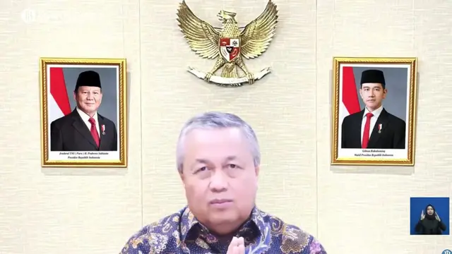 Gubernur Bank Indonesia Perry Warjiyo dalam konferensi pers Rap[at Dewan Gubernur BI Desember 2025, Rabu (17/12/2025).