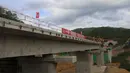 Foto yang diabadikan pada 16 Juni 2019 ini memperlihatkan lokasi pembangunan jembatan dan terowongan PowerChina Sinohydro Bureau 3 Co., LTD (Sinohydro 3), perusahaan teknik asal China yang terlibat dalam pembangunan Jalur Kereta China-Laos di wilayah pegunungan di Laos utara. (Xinhua/Pan Longzhu)