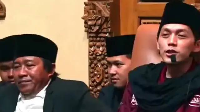Gus Jalal dan Gus Iqdam (Tangkap Layar You Tube Ngaji Virtual / Khazim Mahrur)