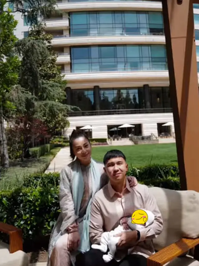 6 Momen Nikita Willy dan Suami Rayakan Lebaran 2022 di Amerika Serikat