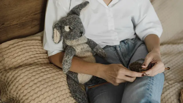 Kepribadian Orang yang Masih Menyimpan Mainan Masa Kecil