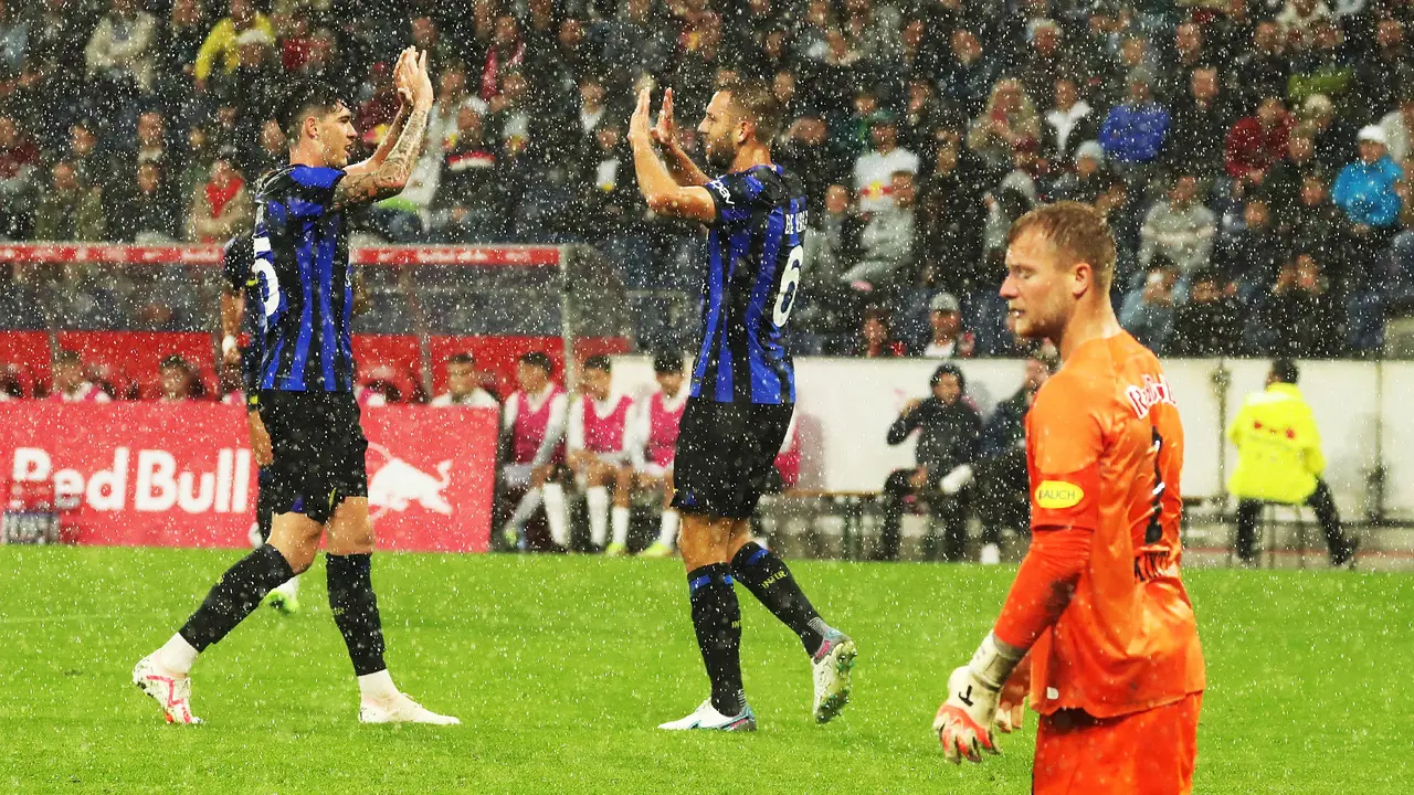 Foto: Drama Hujan Deras dan Hujan Gol di Laga Uji Coba Pramusim antara RB Salzburg Vs Inter Milan