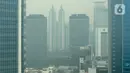 Berdasarkan laman IQ Air, pada Minggu (1/10/2023), tingkat polusi udara di Jakarta dari pantauan pukul 09.05 WIB dipastikan tidak sehat dengan ukuran polutan utama PM2,5. (merdeka.com/Arie Basuki)