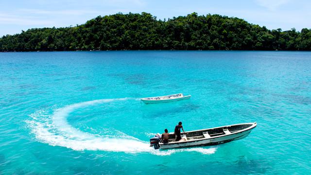 Intip Jernihnya Air Laut Pantai Iboih yang Bikin Melongo