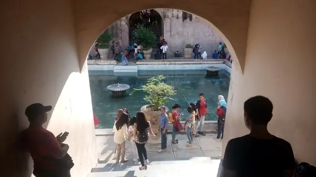 Benarkah Ada Lorong Menuju Danau dari Taman Sari Yogyakarta?