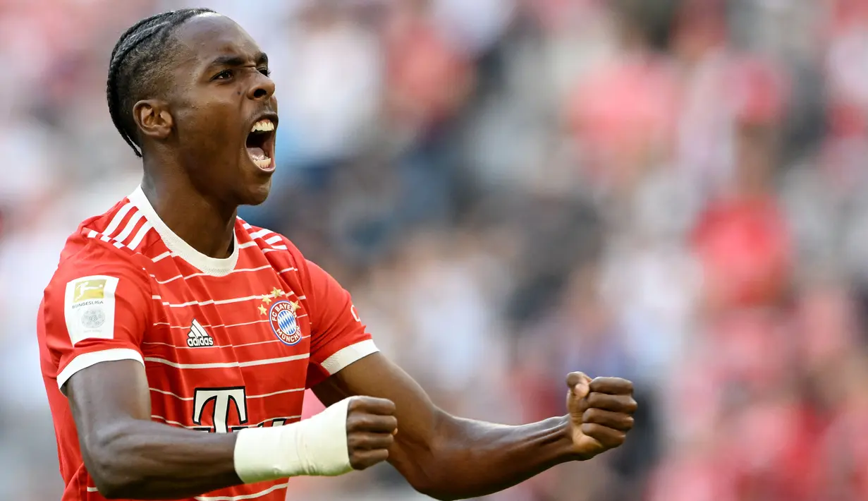 Penampilan apik Mathys Tel membuat Bayern Munchen mengontrak sang pemain sampai tahun 2025. Pemain muda asal Jerman itu mendapat gaji sebesar 65.600 pounds per pekan di Allianz Arena. (Photo by Christof STACHE / AFP)