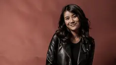 Jalani pemotretan bareng suami dan buah hati, penampilan kece Ina Marika dengan outfit serba hitam ini banjir pujian. Meski sudah dikaruniai buah hati, tak mengurangi pesona yang dipancarkan oleh artis yang sudah aktif di industri hiburan sejak tahun 2014 ini. Pamer senyuman manis perlihatkan senyum pipi andalannya, bintang web series Cupcakes untuk Rain ini makin menawan. (Liputan6.com/IG/@ina.marika)