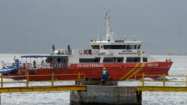 Tim SAR Gabungan lakukan operasi SAR di wilayah laut Selat Bali untuk mencari korban tenggelamnya KMP Tunu Pratama Jaya (Istimewa)
