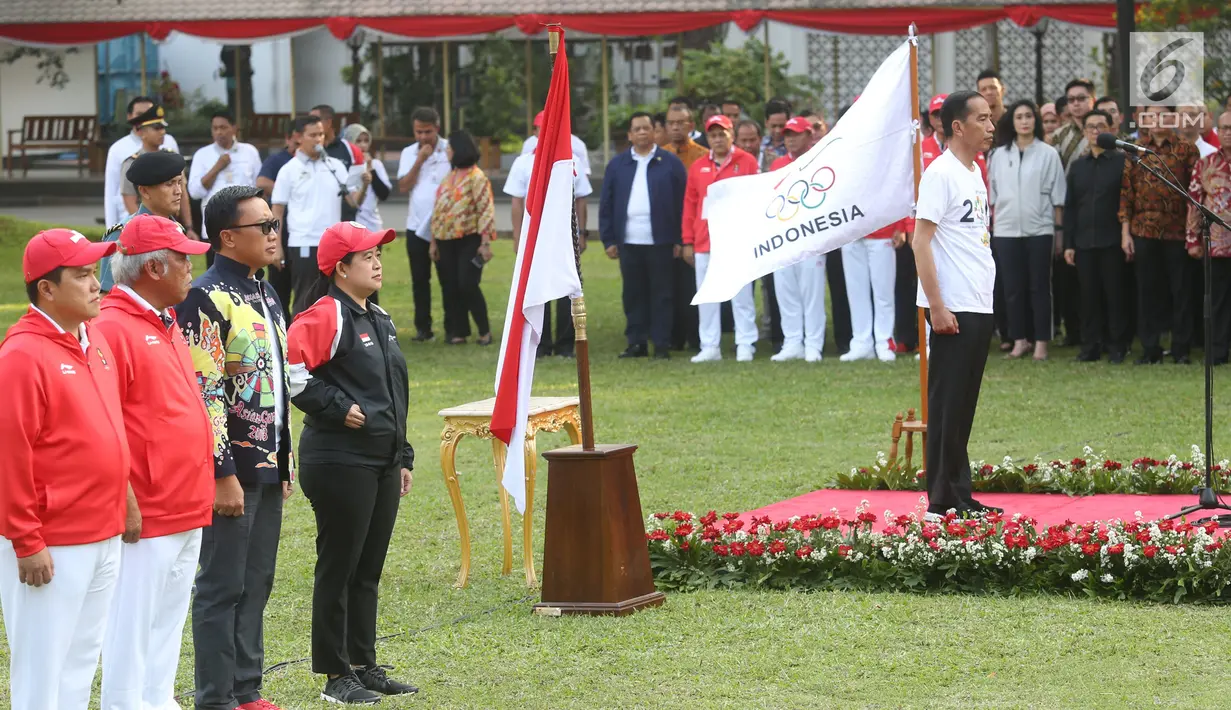 Presiden Joko Widodo saat melepas Kontingen Indonesia ke Asian Games 2018 Jakarta dan Palembang di Halaman Tengah Istana Merdeka, Jakarta, Rabu (8/8). Sebanyak 904 atlet dan official dilepas Presiden. (Liputan6.Com/HO/Ricardo Edo)