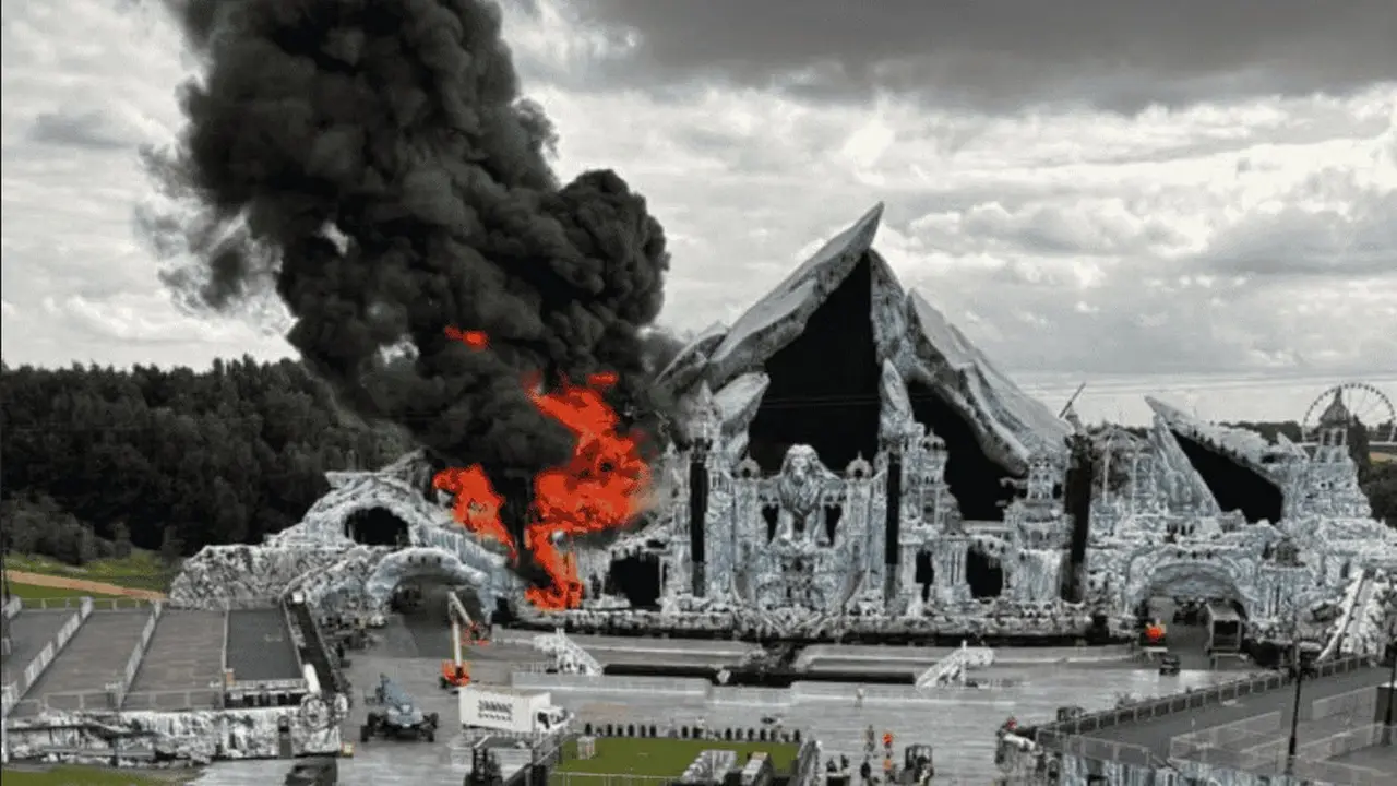 Fire Breaks Out on Tomorrowland Main Stage. Image source: X