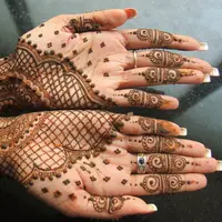 Mehndi. (via: wikipedia.org)