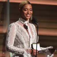 Beyonce mencurahkan isi hatinya tentang kisruh rumah tangganya dengan Jay Z. Beyonce memang sangat dekat dengan ayahnya, ia pun tak ragu menceritakan hal tersebut. (AFP/Bintang.com)