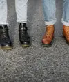 Sepatu untuk jalan jauh harus memenuhi beberapa aspek penting, mulai dari bantalan yang cukup, stabilitas, hingga ukuran yang pas di kaki. (foto/dok: freepik)