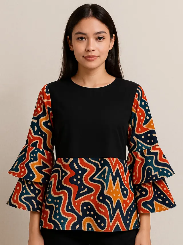 Model Batik Lengan Lonceng Dua Tingkat Kombinasi Polos dan Motif