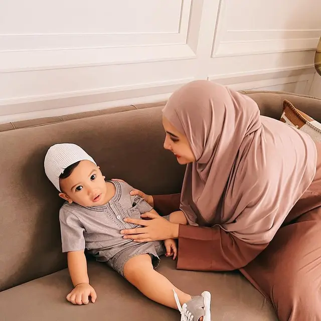 Zaskia Sungkar dan Ukkasya. (Foto: Instagram/zaskiasungkar15)