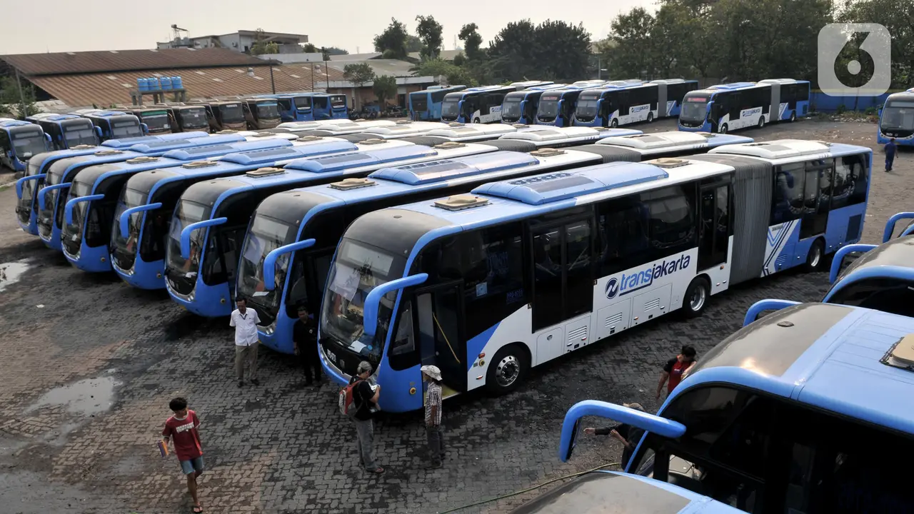 Wajah Baru Bus Transjakarta Zhong Tong