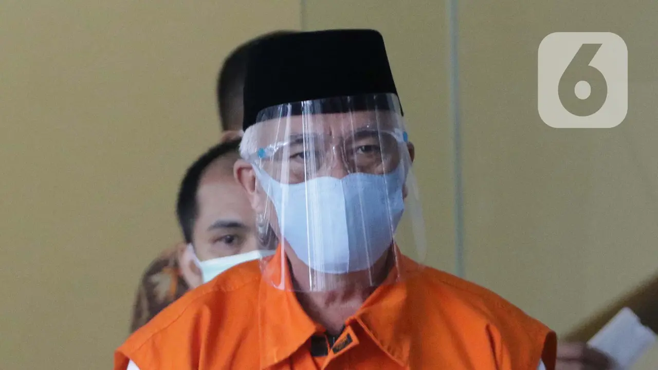 FOTO: KPK Kembali Periksa Bupati Banggai Laut Nonaktif Wenny Bukamo