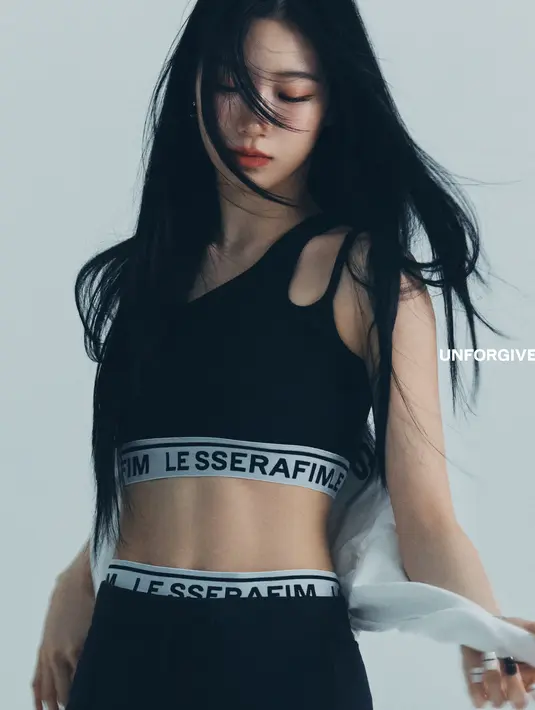Kazuha Le Sserafim. (Source Music via Soompi)