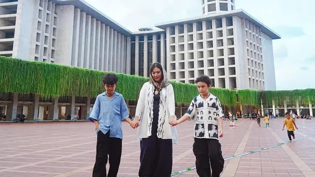 Gaya Sederhana dan Elegan Sissy Prescillia di Usia 40, Rayakan Ulang Tahun di Masjid Istiqlal