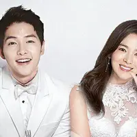 Pernikahan Song Joong Ki  dan Song Hye Kyo ini tinggal menghitung hari saja, tak heran jika para penggemarnya pun ingin terus memberikan perhatian itu kepada Song Song Couple ini. Terlebih soal persiapan pernikahannya. (Instagram/hyunie_park1001)