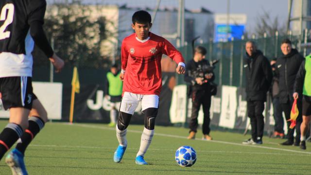 Bek kiri Garuda Select, Edgard Amping