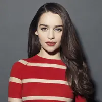 Pesona Emilia Clarke yang membuat mata lelaki tak sanggup berpaling (via istimewa)