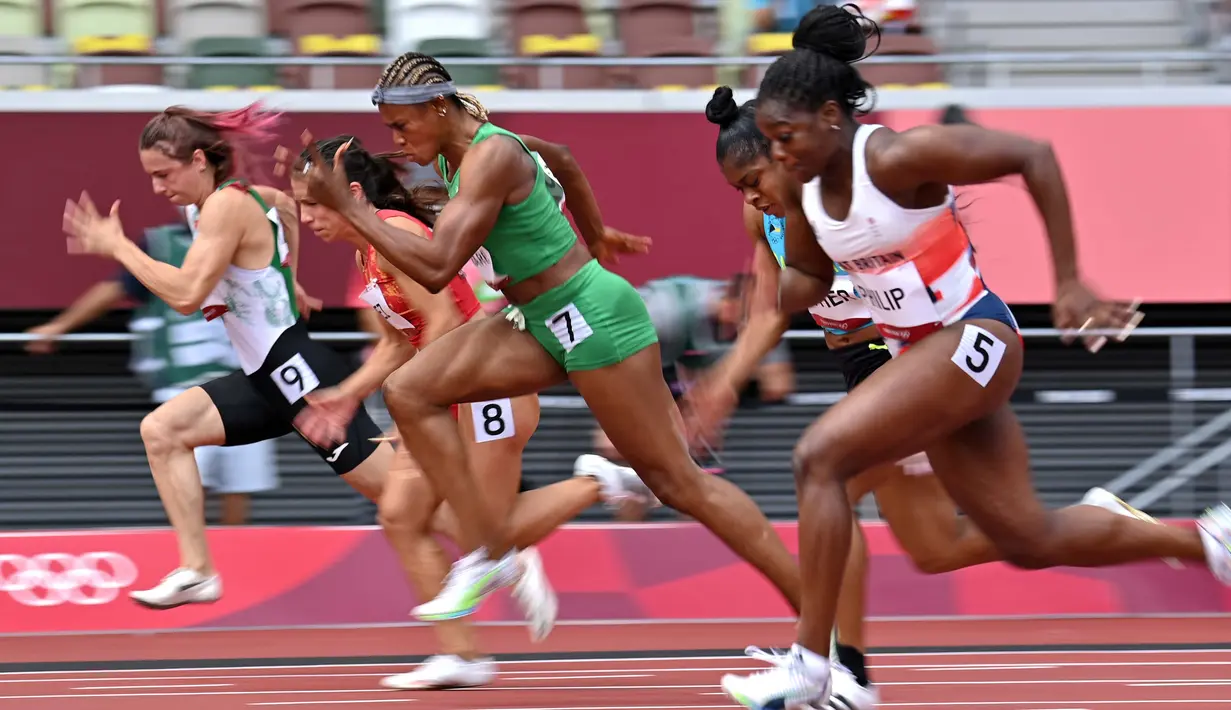 Tsimanouskaya menuduh bahwa lewat suatu pemberitahuan singkat oleh pejabat Belarus yang mengurus Olimpiade, pada 29 Juli ia dimasukkan ke dalam nomor estafet 400 meter putri, setelah mendapati beberapa anggota tim itu tidak memenuhi syarat untuk bertanding. (Foto: AFP/Andrej Isakovic)
