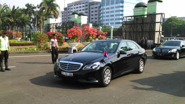 Pelantikan Jokowi Jadi Ajang Pamer Kendaraan Milik Para Dubes
