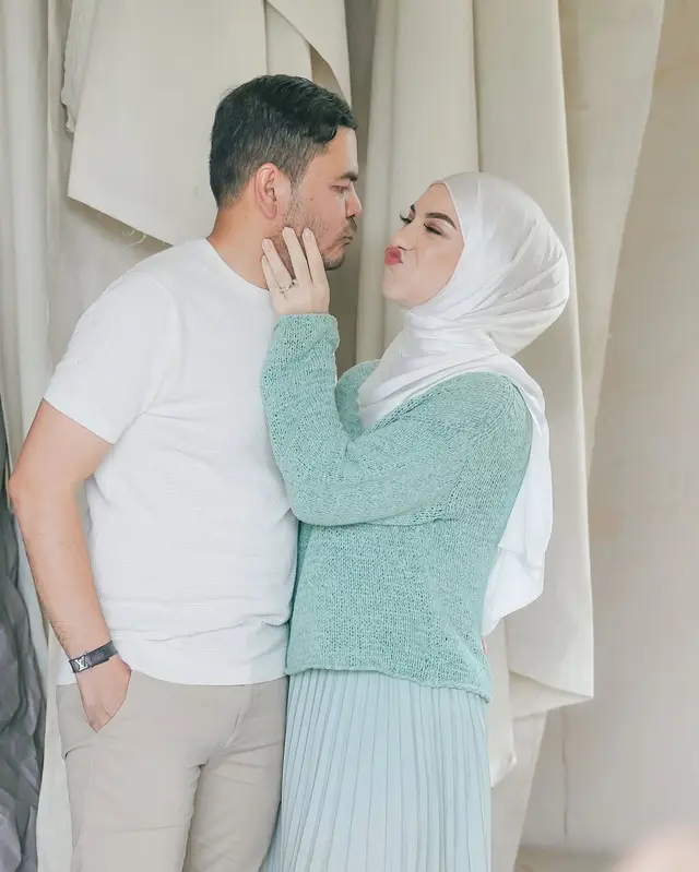 1. Irish Bella tidak hanya menemukan cinta kembali, tetapi juga membawa keluarga baru yang hangat dan harmonis.