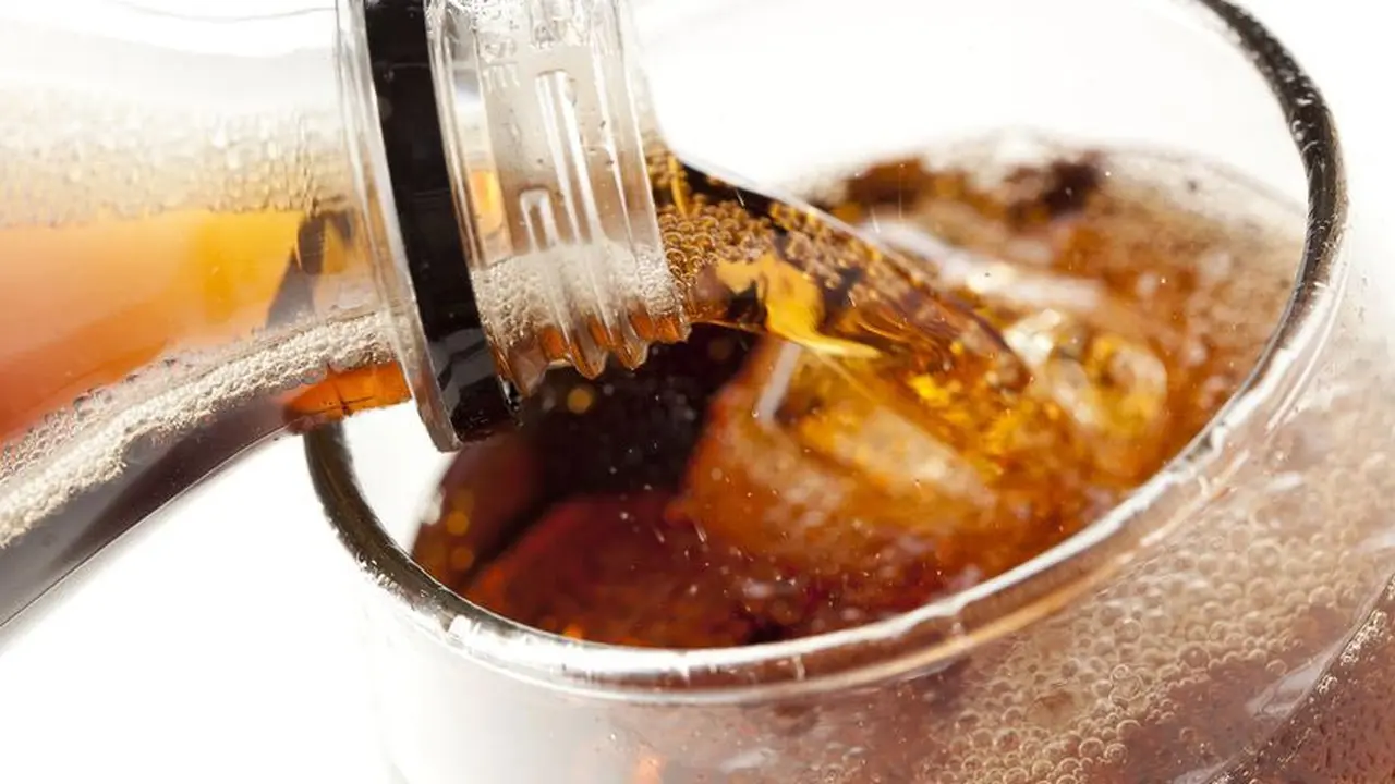 Minuman Bersoda Picu Sakit Lambung, Mitos atau Fakta?