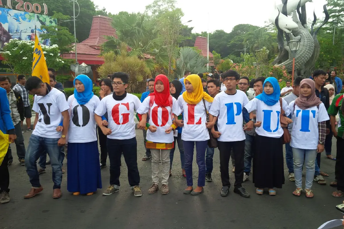 Mahasiswa di Surabaya gelar aksi ajakan tak Golput