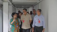 Wakil Menteri BUMN Dony Oskaria mengunjungi fasilitas produksi vaksin Bio Farma. (Dok Kementerian BUMN)