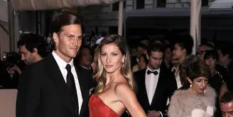 Pasangan Tom Brady dan Gisele Bundchen kini tengah diterpa kabar keretakan rumah tangga. Supermodel ini pun membahas mengenai pernikahannya saat diwawancara oleh CBS This Morning. (Bintang/EPA)