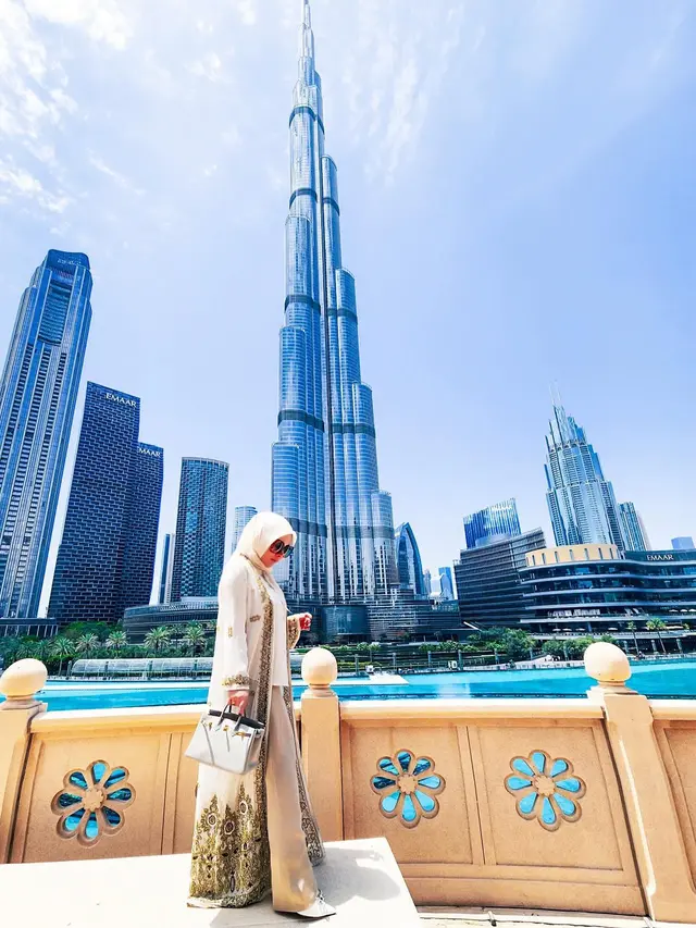 7 Potret Syahrini Liburan ke Dubai, Kamar Hotelnya di Bawah Laut