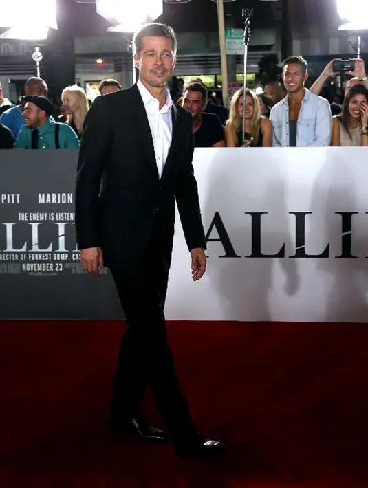 Secara perlahan, Pitt semakin bisa mengatasi kesedihannya. Lewat berkesenian seperti mematung dan melukis, Pitt tampak lebih berbahagia dan seakan telah melupakan segala hal yang membuatnya sedih. (AFP/Bintang.com)