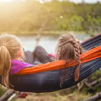 Ilustrasi anak perempuan. Sumber foto: unsplash.com/Janko Ferlič.