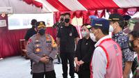 Panglima TNI Marsekal Hadi Tjahjanto bersama Kapolri Jenderal Listyo Sigit Prabowo dan Ketua DPR RI Puan Maharani meninjau posko penyekatan check point Pelabuhan Bakauheni Lampung. (Istimewa)