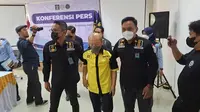 Seorang warga negara asing (WNA) berusia lanjut diciduk pihak Imigrasi Bandara Soekarno-Hatta karena terbukti masuk ke Indonesia dengan menggunakan paspor palsu berkewargaraan meksiko.