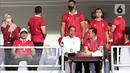 Presiden Joko Widodo (kedua kiri-duduk) menyaksikan laga timnas Indonesia melawan Vietnam pada semifinal leg pertama Piala AFF 2022 di Stadion Utama Gelora Bung Karno, Jakarta, Jumat (6/1/2023). Laga berlangsung ketat, kedua tim saling adu serang. Laga berakhir imbang 0-0. (Liputan6.com/Helmi Fithriansyah)