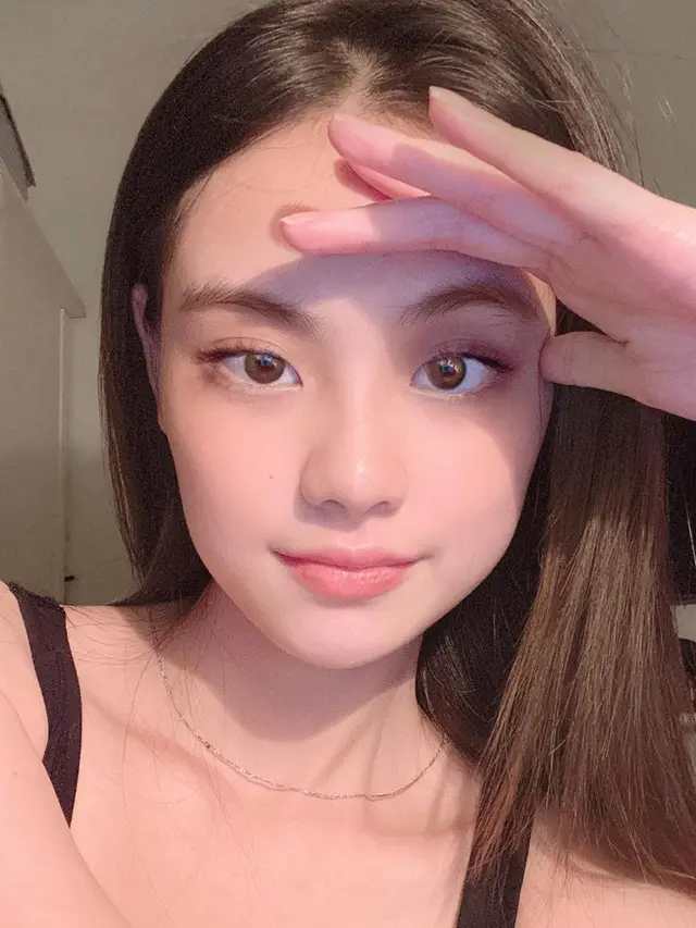 7 Potret Terbaru Gege Elisa, Dianggap Mirip Jennie Blackpink