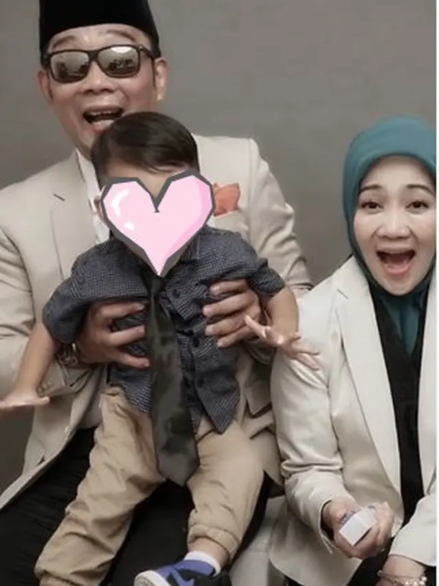 Rekam Momen, Ini 6 Pemotretan Ridwan Kamil Bersama Atalia Praratya dan Arkana