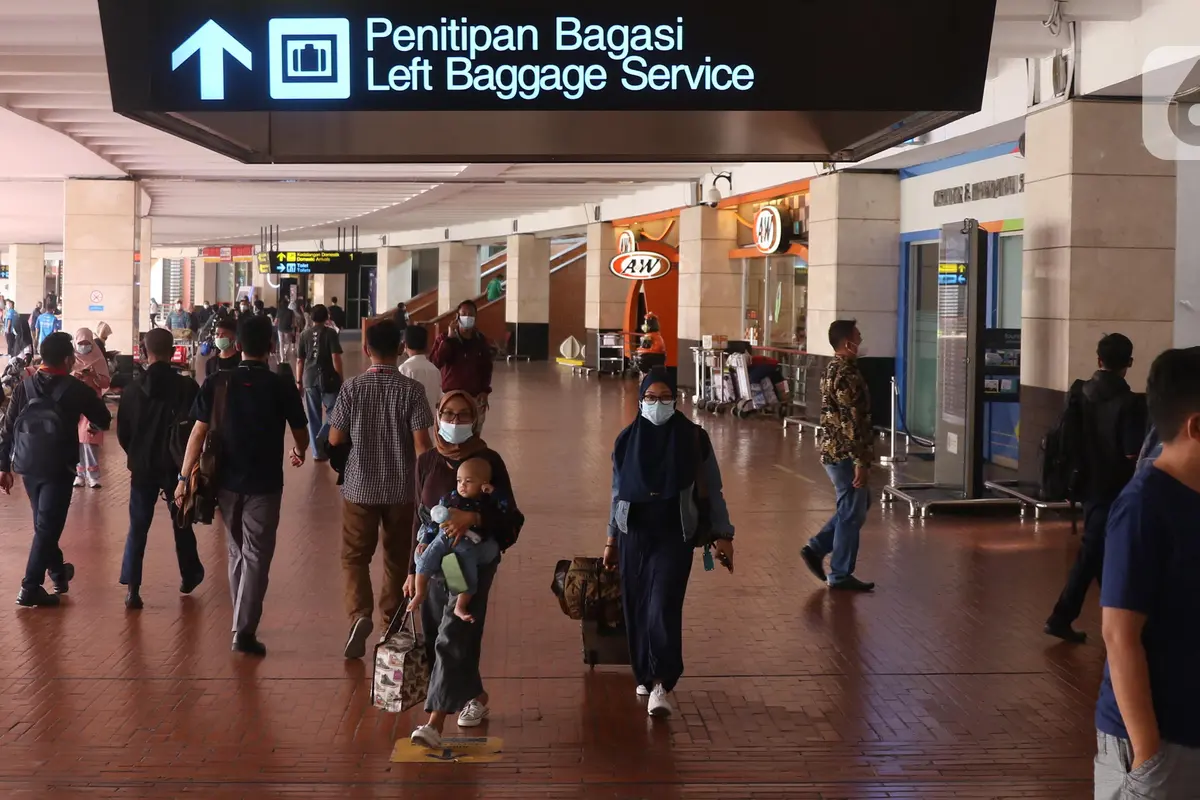 FOTO: Suasana Bandara Soetta Pasca Larangan Mudik Dicabut